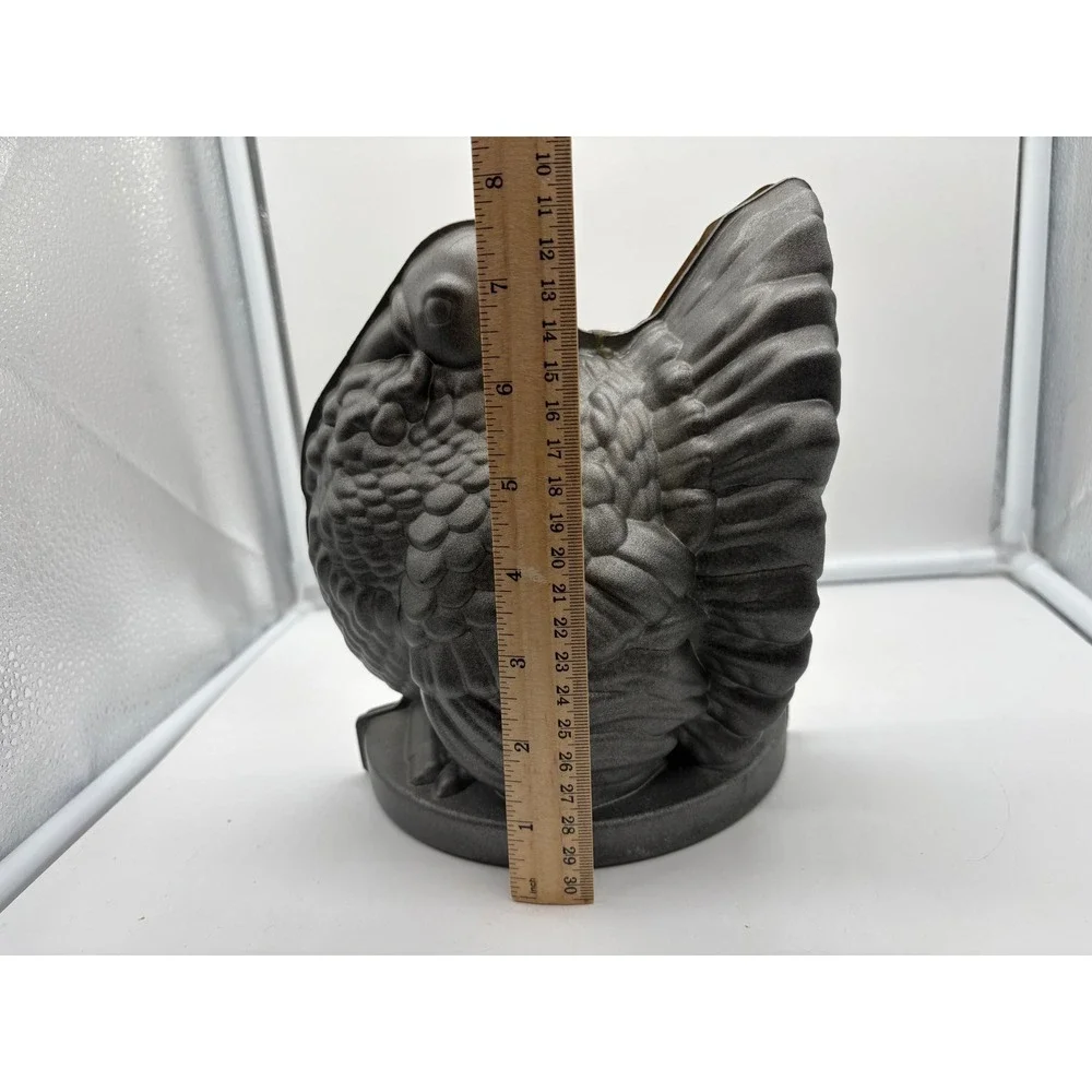 Nordic Ware Classic Turkey 3D Cake Pan Mold Cast Aluminum Thanksgiving USA